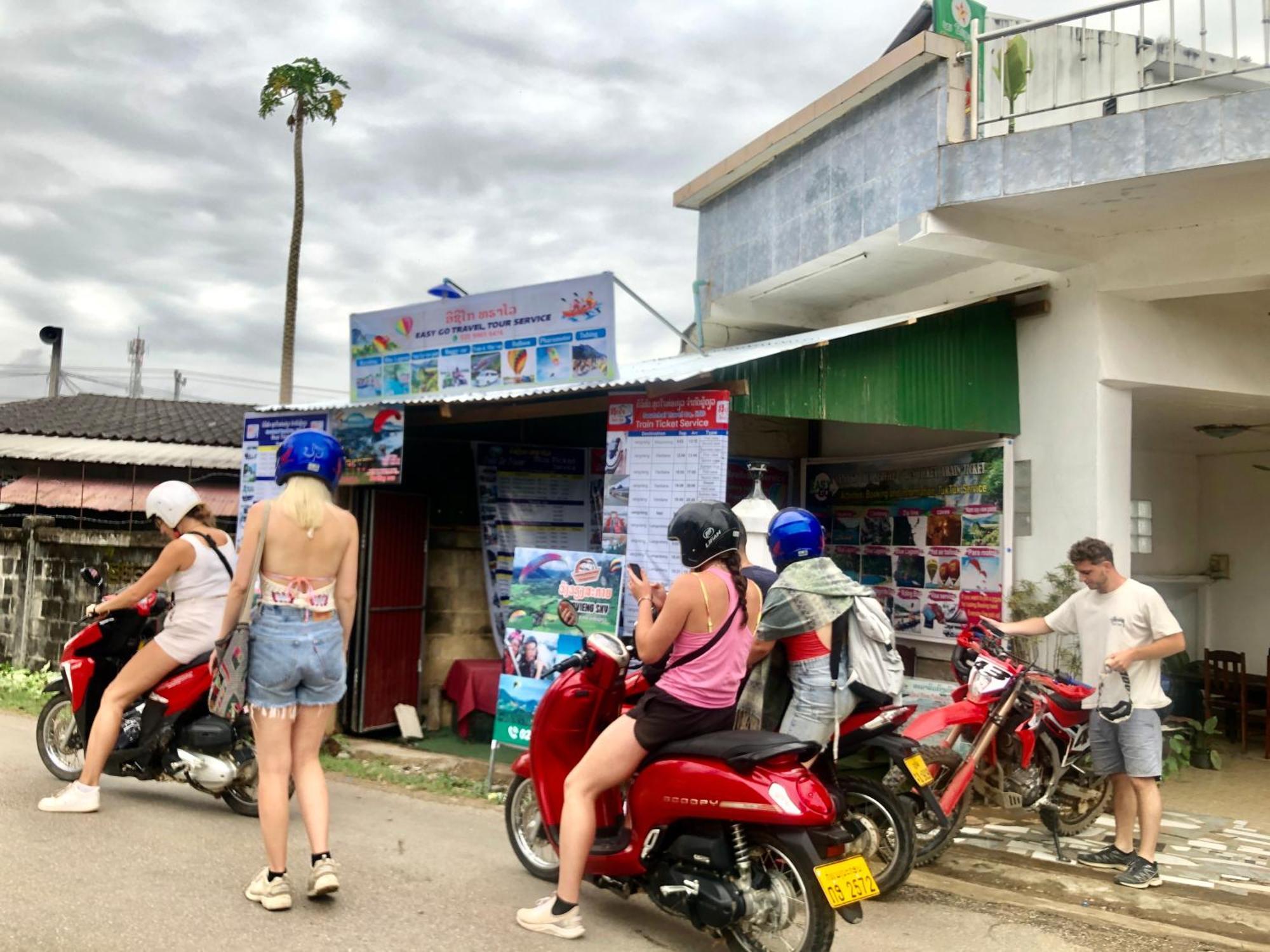Easy Go Backpacker Hostel Vangviang Kültér fotó